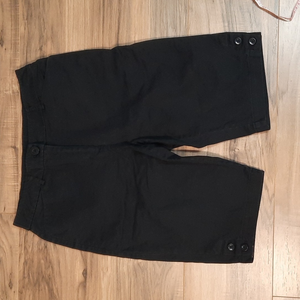 Briggs New York Petite Black Bermuda shorts with button details Size 8P